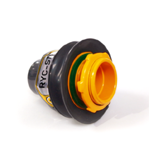 Conector Liquidtight con recubrimiento exterior de PVC e interior con uretano amarillo, marca REPSA Yellow Coat®.